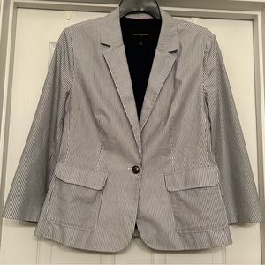 Banana Republic Women's Grey and White Striped Blazer Size 14